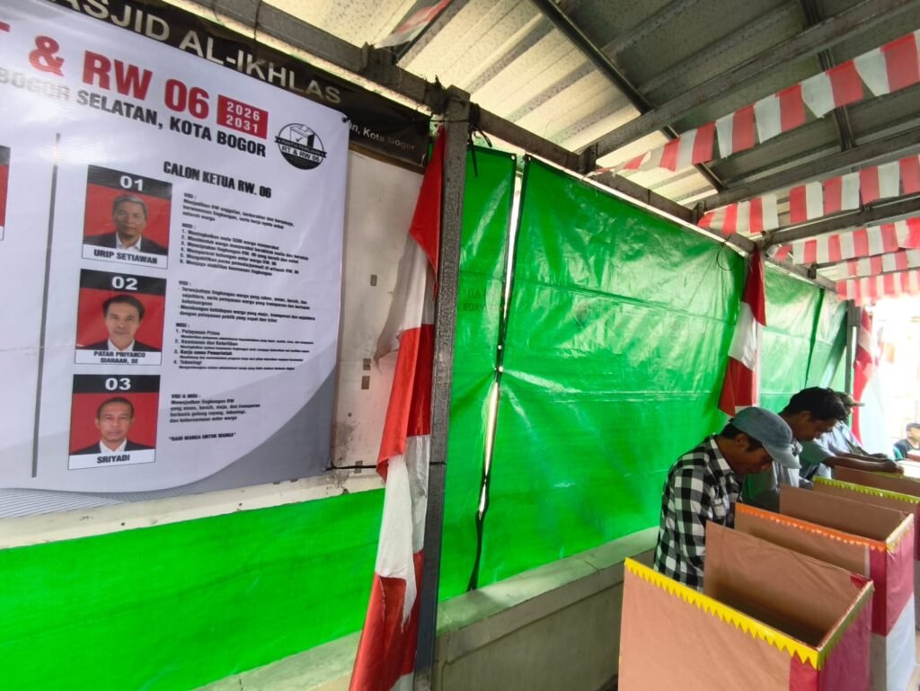 Ratusan Warga Antusias Ikuti Pemilihan Ketua RW 06 Batutulis